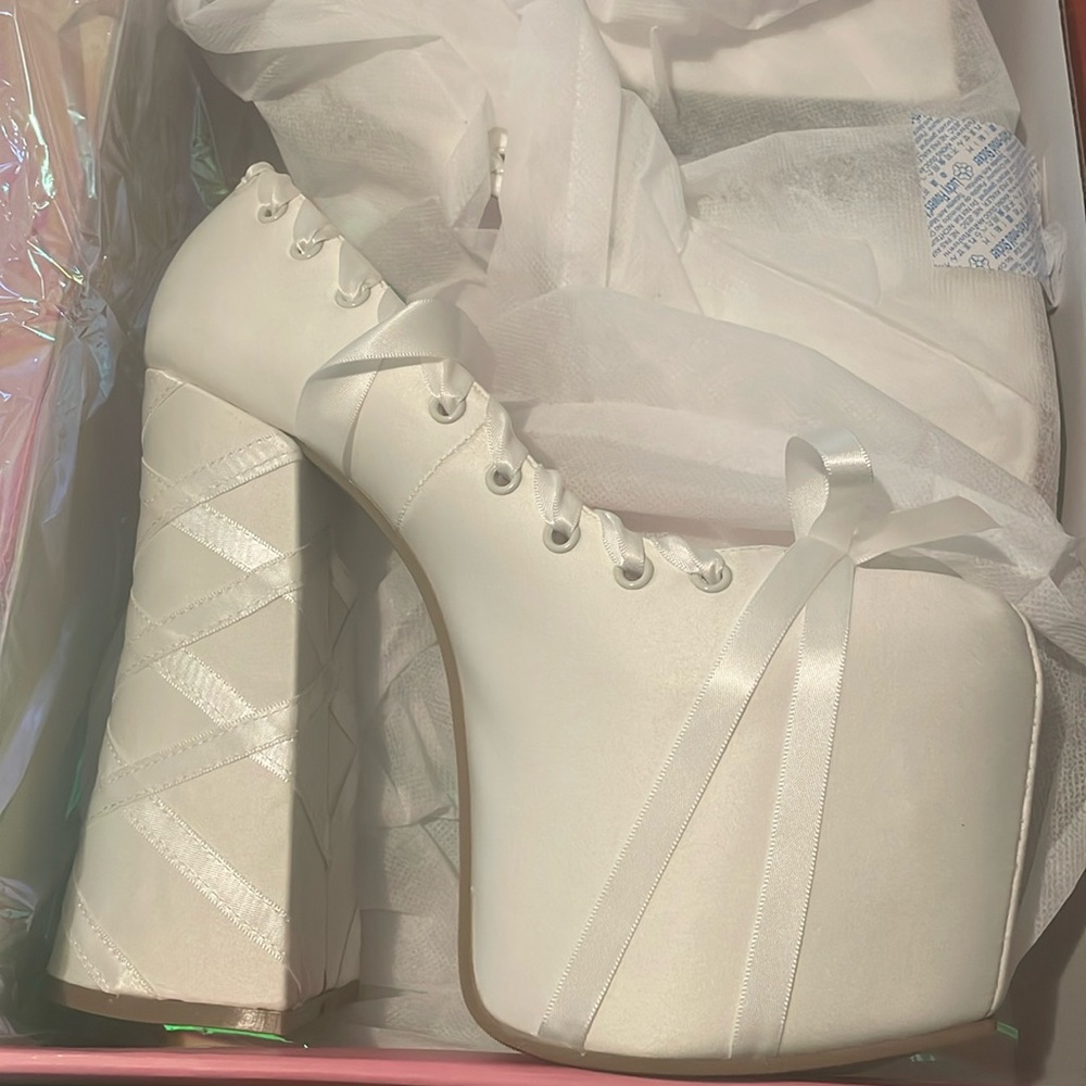 Sweet sonata dolls kills shoes size 9 runs small